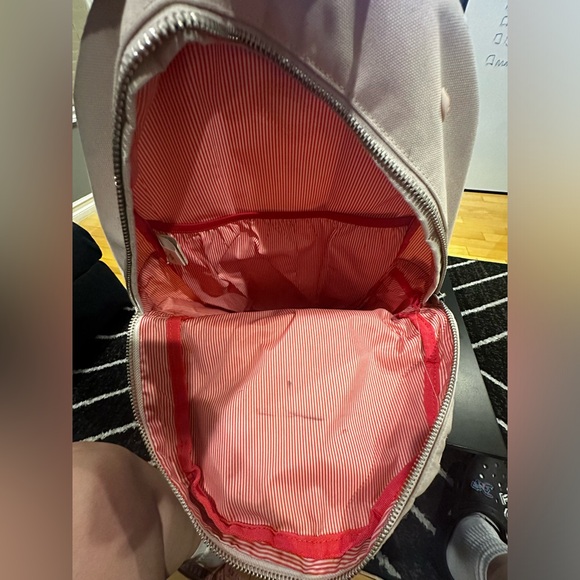 backpack - Picture 2 of 9